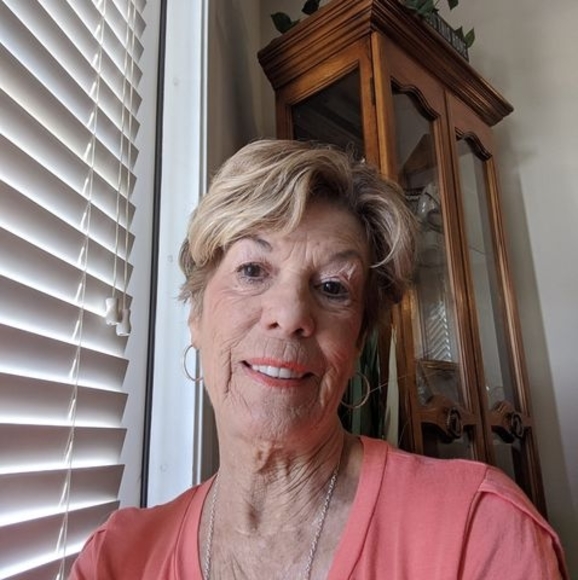 Sandi Schriever - Poshmark Profile Picture of Sandi Schriever (@sandikay07) on Poshmark