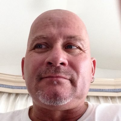 Profile Picture of Robin Shine (@Robin_D__shine) on Twitter