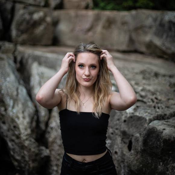 Profile Picture of Rebekah Craiker (@rcraiker) on Poshmark