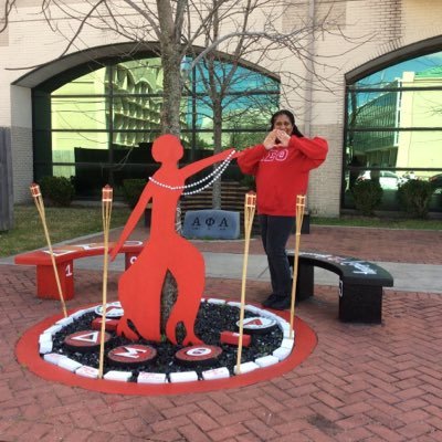 Profile Picture of Lisa Marie Moreno (@LisaMarieMoren1) on Twitter