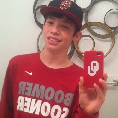 Profile Picture of Jared Flores (@jaredflores7) on Twitter
