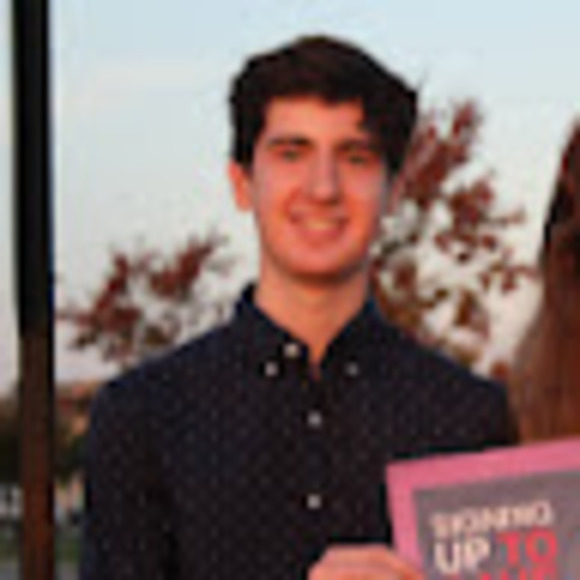 Profile Picture of Andrew Voelsing (@avoelsing) on Poshmark