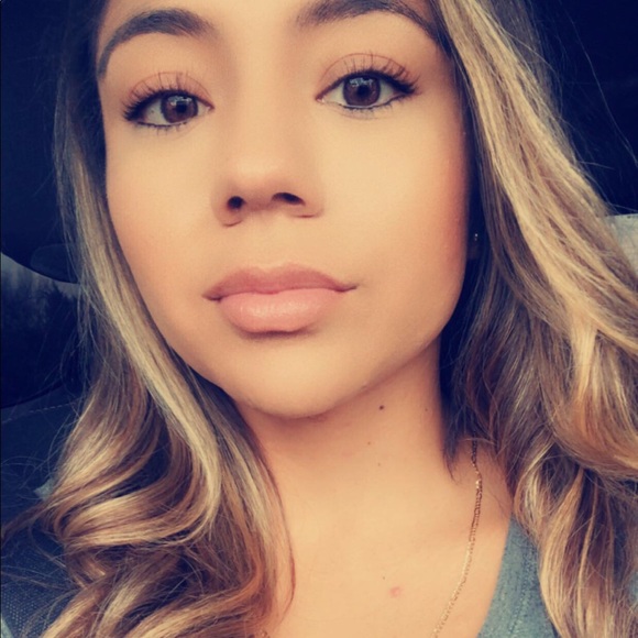 Profile Picture of Jessica Mancera (@jmancera88) on Poshmark