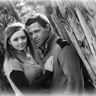 Profile Picture of Jon Linn (@JonMoelay995) on Twitter