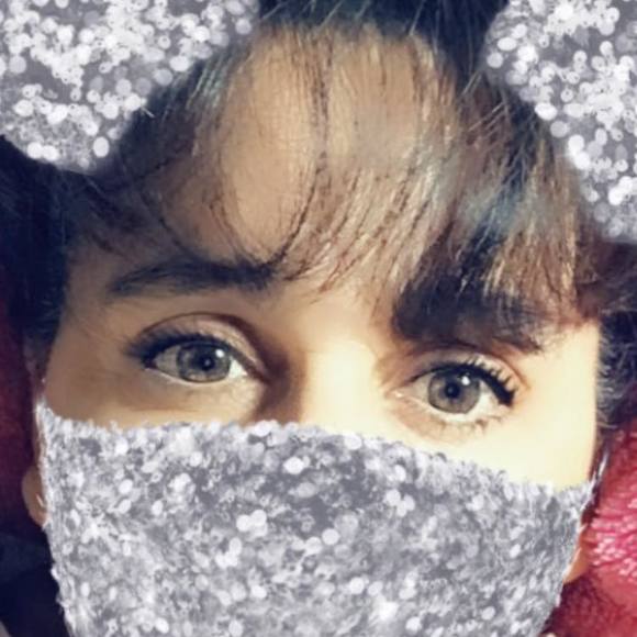 Profile Picture of Luz Escobar (@luzescobar5) on Poshmark