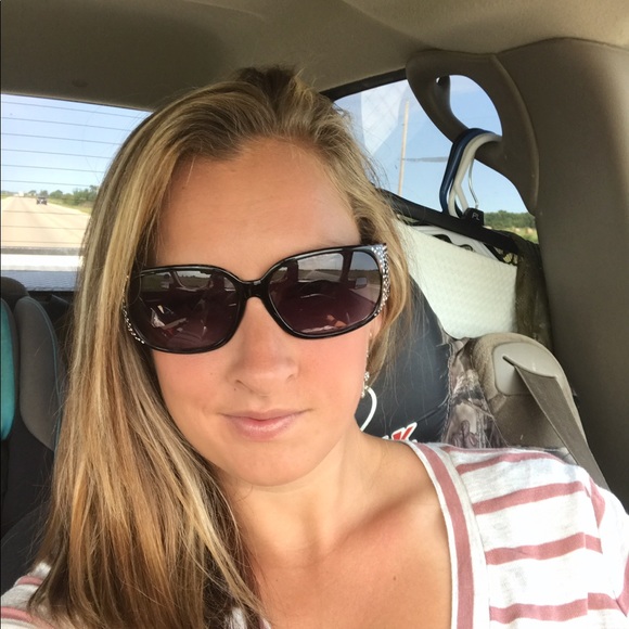 Profile Picture of S. Brockus (@sbrockus) on Poshmark