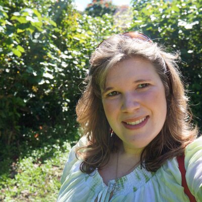 Profile Picture of Denise DeBusk (@OilyPlantDoctor) on Twitter