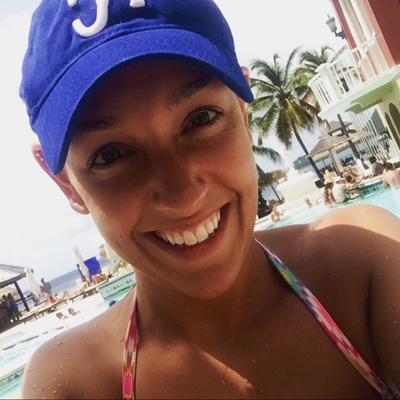 Profile Picture of Marisa Maughmer (@mariiisam) on Poshmark