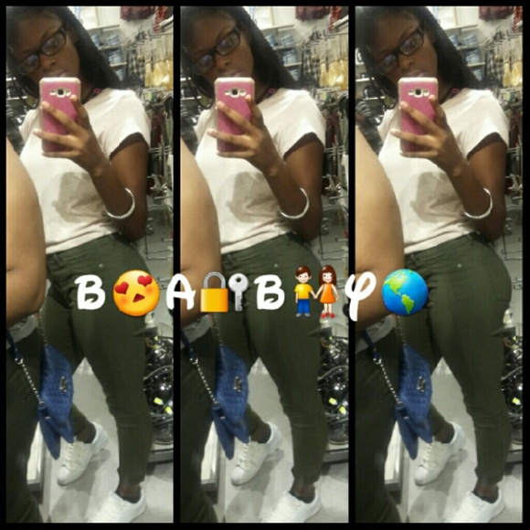 Profile Picture of Oudi Heree (@oudi) on Poshmark