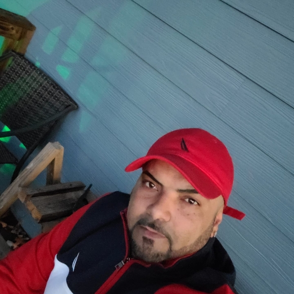 Profile Picture of Ericson Irizarry (@ericsonirizarry) on Poshmark