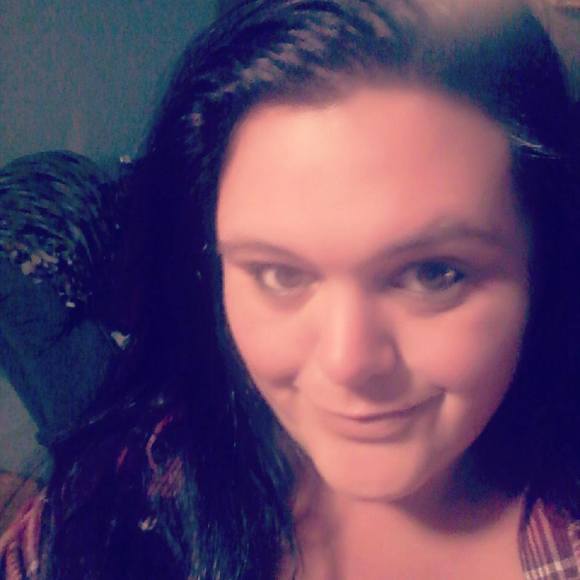 Profile Picture of Tina Nickell (@tinanickell) on Poshmark