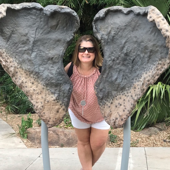 Profile Picture of Lisa Eddins (@lleddins) on Poshmark