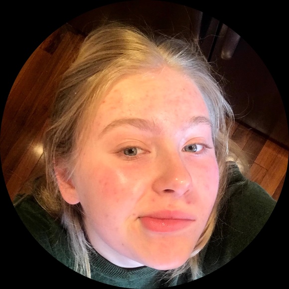 Profile Picture of Ambree Albiston (@ambree_albiston) on Poshmark