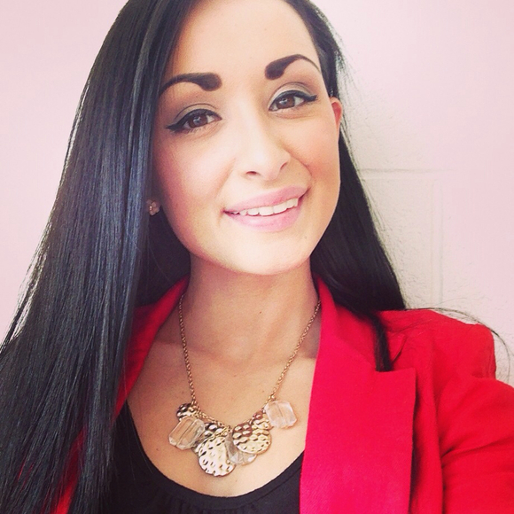 Victoria Uhrich - Poshmark Profile Picture of Victoria Uhrich (@victoriadiamond) on Poshmark