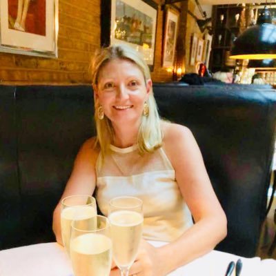 Profile Picture of Vicki Case (@vickicase20) on Twitter