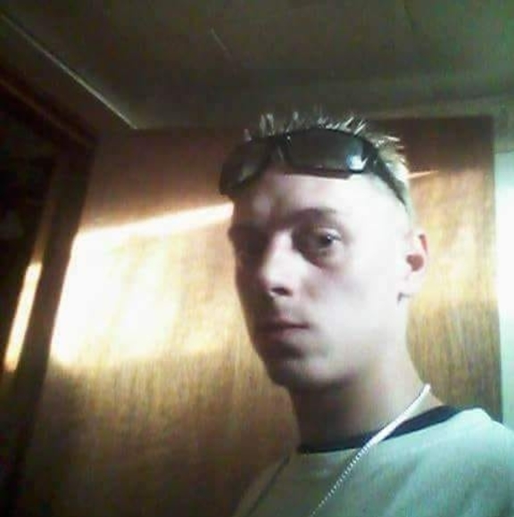 Profile Picture of Aaron Obrien (@aaronobrien) on Poshmark