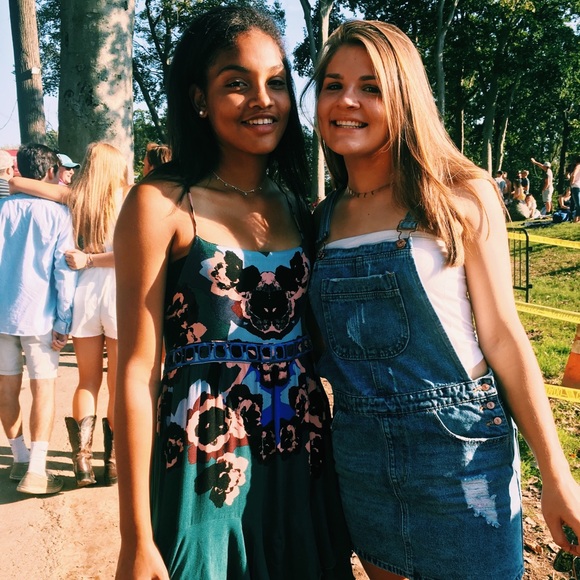 Profile Picture of Nadia Briddell (@nadiabriddell) on Poshmark