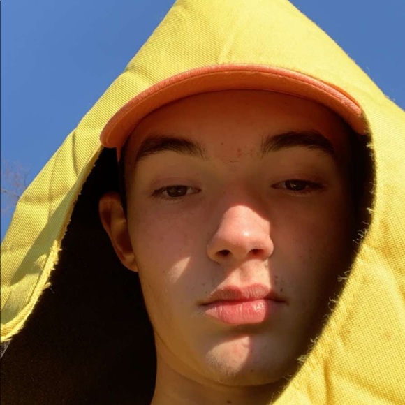 Profile Picture of Alis Morrey (@allismorrey1) on Poshmark