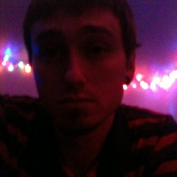 Profile Picture of Phillip Shelley (@phillipshelley) on Poshmark
