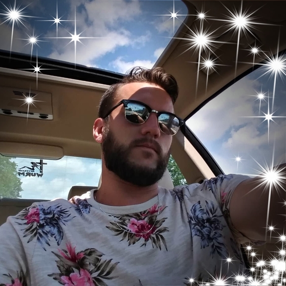 Profile Picture of Nicholas Wurm (@nwurm35) on Poshmark
