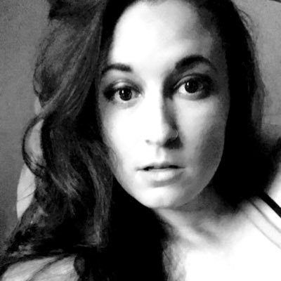 Profile Picture of Alicia Irwin (@stubborn_artist) on Twitter
