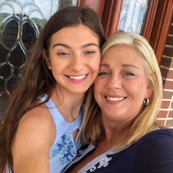 Profile Picture of Makenzie Vorbeck (@makenzievorbeck) on Poshmark