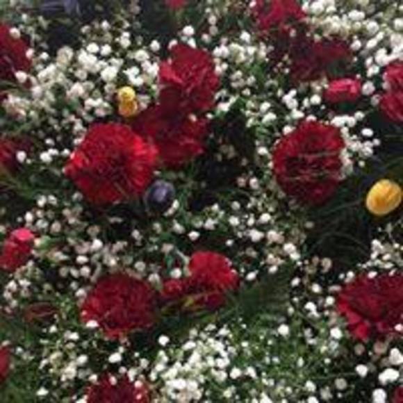 Profile Picture of Roxy Rox (@roserej) on Poshmark