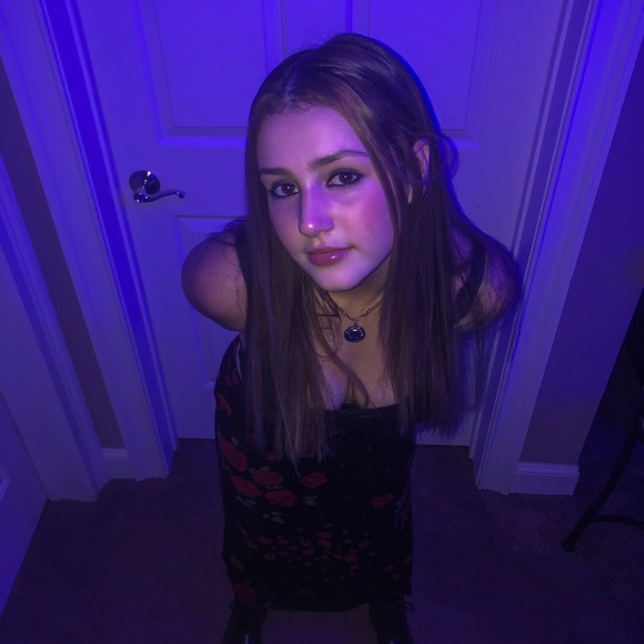 Profile Picture of Sammy Caifano (@scaifano) on Poshmark