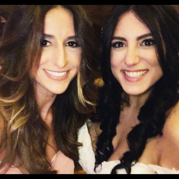 Profile Picture of Lisa Pesce (@lisapesce) on Poshmark