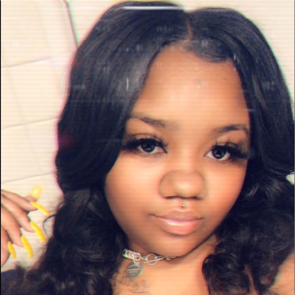 Keasha Houston - Poshmark Profile Picture of Keasha Houston (@keashanecole) on Poshmark