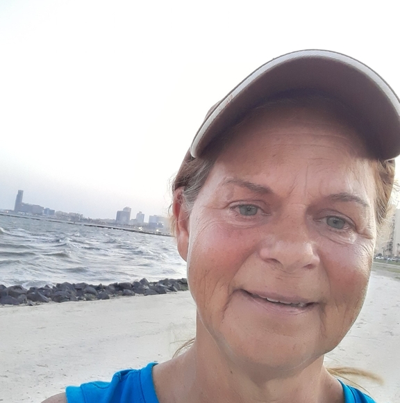 Profile Picture of Joanna Finneman (@joannafinneman) on Poshmark