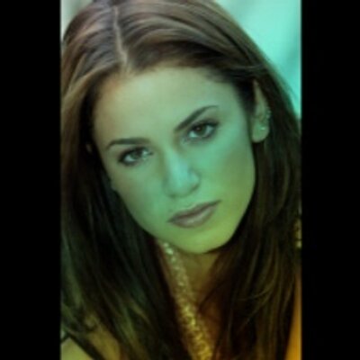 Profile Picture of Janelle M. Crane (@xoxoEdwardBella) on Twitter