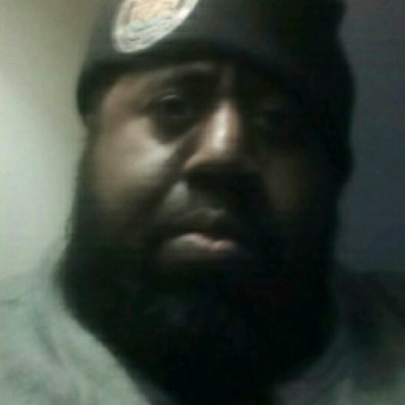 Profile Picture of William Stewart (@waxx625) on Poshmark