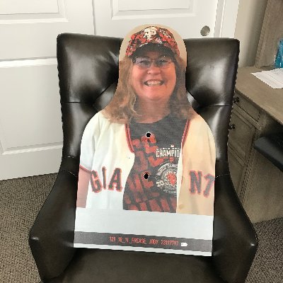 Profile Picture of Dana Ferris (@leftydana) on Twitter