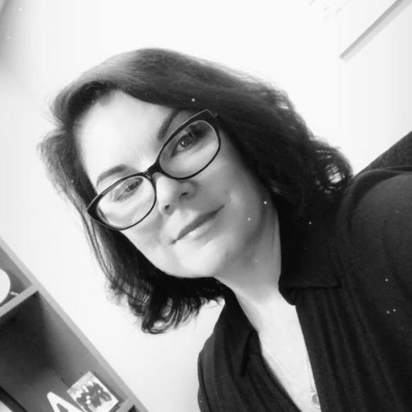 Profile Picture of Andrea Gaudet (@andreagaudet) on Poshmark