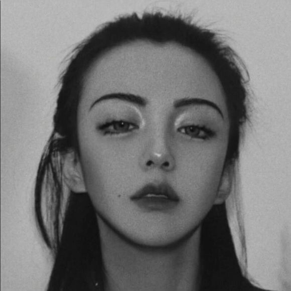 Profile Picture of Chen Lu (@xxlcclxx) on Poshmark