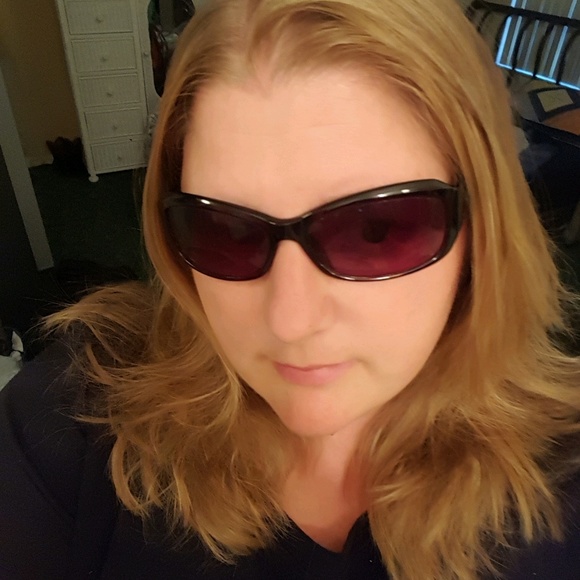 Profile Picture of Hope Graham (@hopeytt) on Poshmark