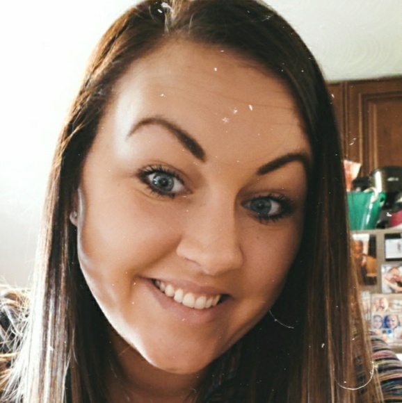 Profile Picture of Jessica Streib (@jessica1231930) on Poshmark