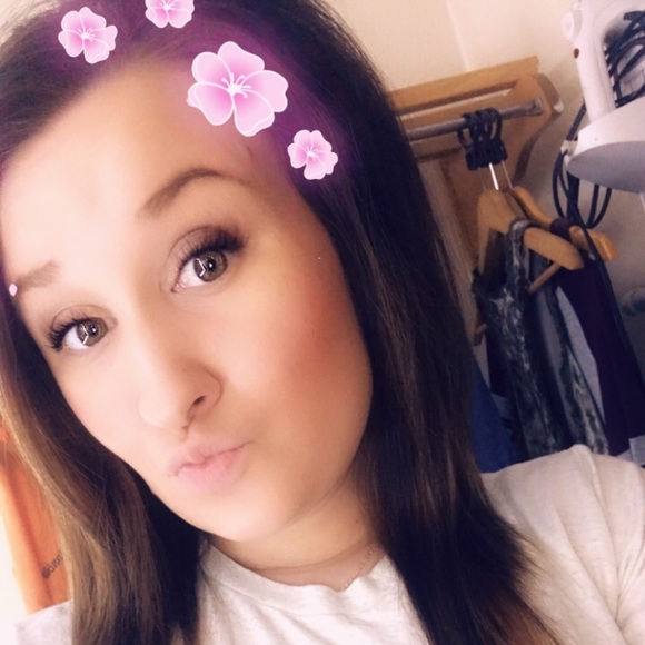 Profile Picture of Makayla Holifield (@m_holifield) on Poshmark