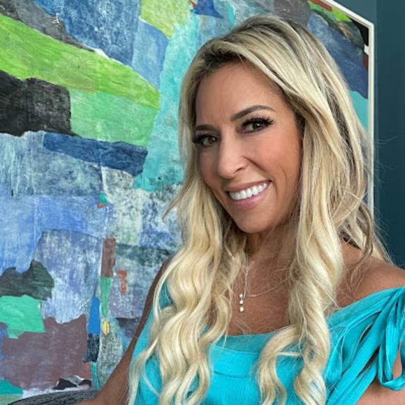 Profile Picture of Dionne Dionne (@dfdfdf1111) on Poshmark