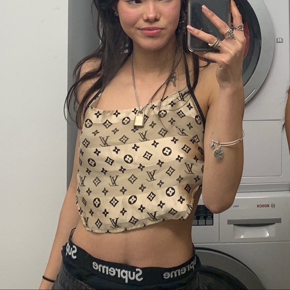 Profile Picture of Natasha Moeslinger (@natashaquepasa) on Poshmark