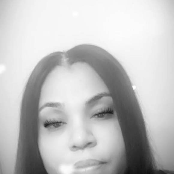 Profile Picture of Laquiesha Jones (@laquiesha_jones) on Poshmark