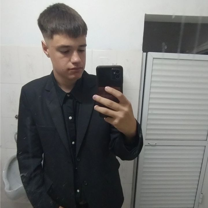 Profile Picture of aronkehm7 (@aronkehm7) on Tiktok