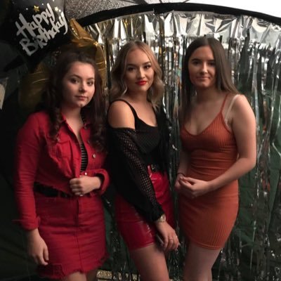 Profile Picture of Phoebe Hughes (@phoebehughes_11) on Twitter