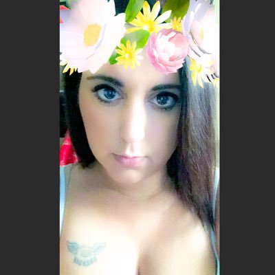 Profile Picture of Nicole Viveiros (@n_viveiros) on Twitter