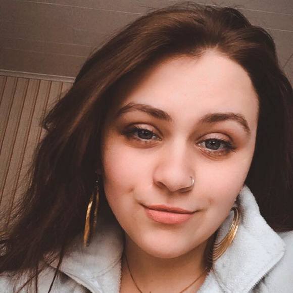 Taylor Paddleford - Poshmark Profile Picture of Taylor Paddleford (@tpaddleford) on Poshmark