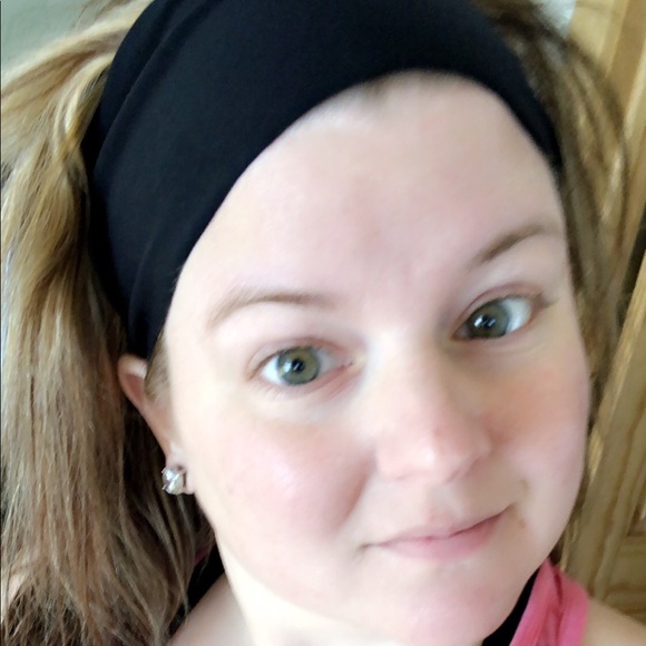 Profile Picture of Christi Wakeham (@cja2003) on Poshmark