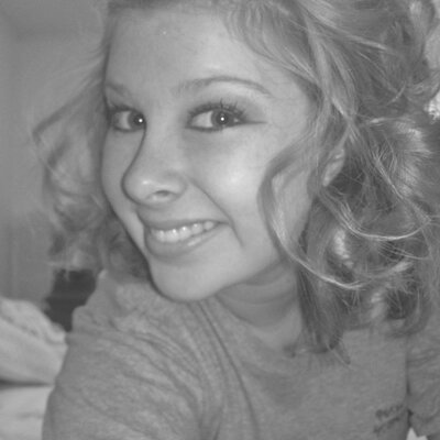 Profile Picture of Lacey Roberts (@laceyroberts) on Twitter