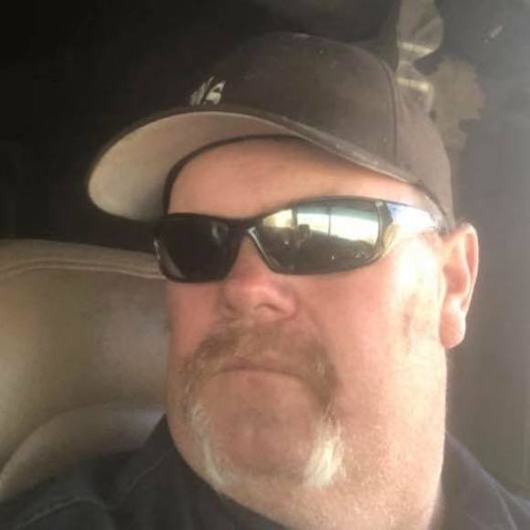 Profile Picture of Robert Mounteer (@romounteer) on Poshmark