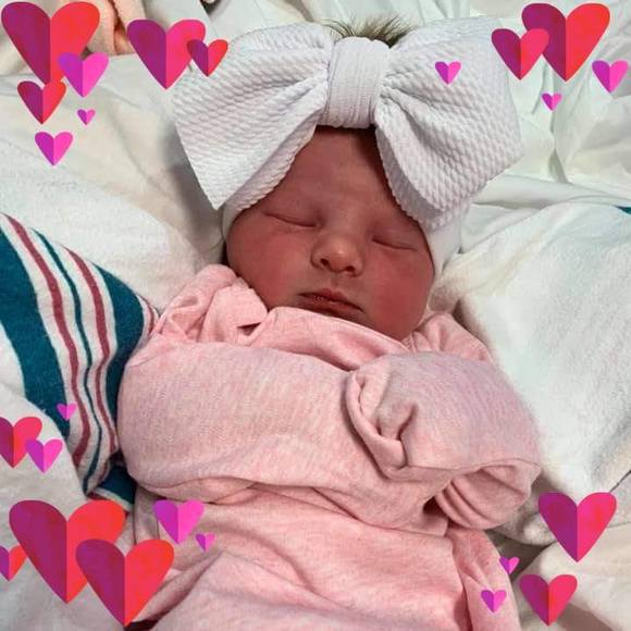 Profile Picture of Mary Altman (@marymaciejoey) on Poshmark